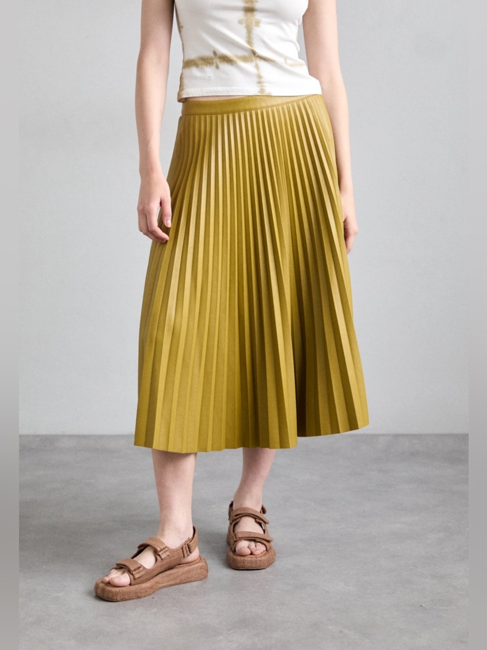 Proenza Schouler Daphne Pleated Skirt Faux Leather Sz 8 NWT